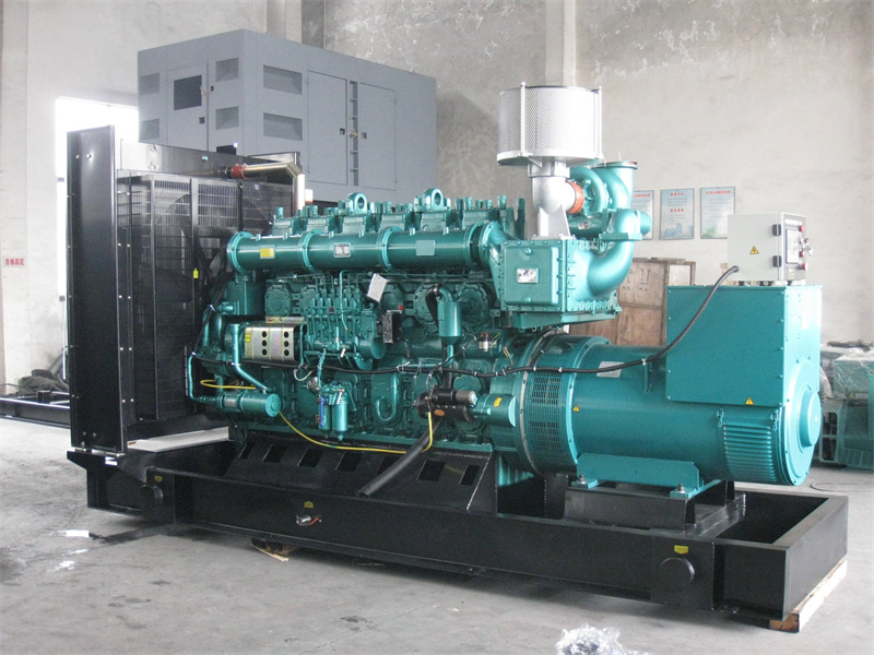鲤城200KW 柴油发电机的油耗是多少？